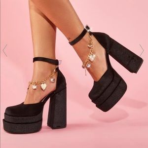 Brand new in box Sugar Thrillz ‘everlasting grace’ platform, size 9